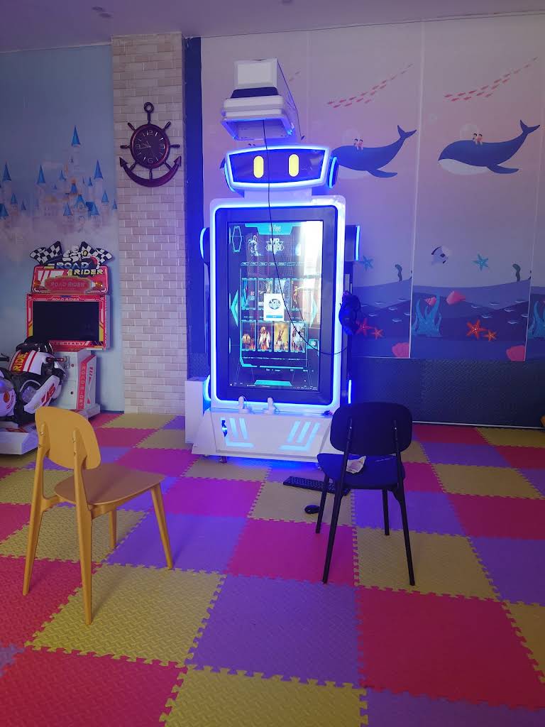Interactive game machine